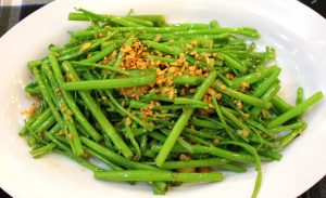 Món ăn từ rau muống khong-nen-an-rau-muong-khi-bi-gout